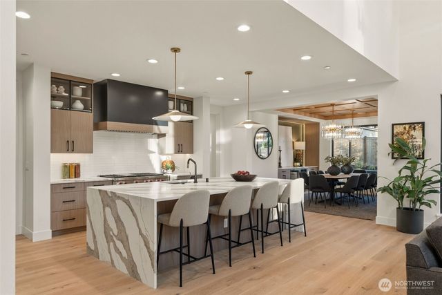 15103 SE 41st Place, Bellevue, WA 98006