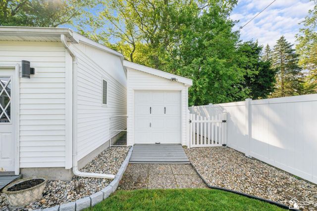 6579 Centennial Drive, Bedford Twp, MI 48182