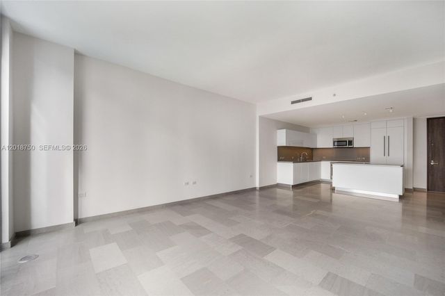 68 SE 6th St 2310, Miami, FL 33131