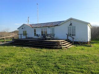 471 FM 1296, Waelder, TX 78959