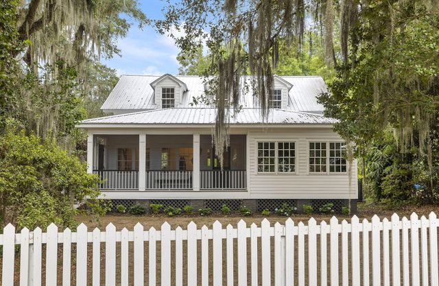 2518 Grace Chapel Road, Wadmalaw Island, SC 29487