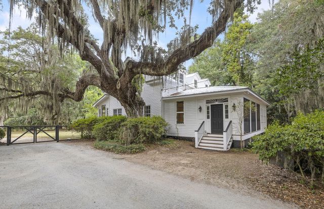 2518 Grace Chapel Road, Wadmalaw Island, SC 29487