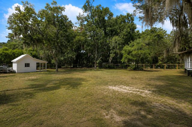 2518 Grace Chapel Road, Wadmalaw Island, SC 29487