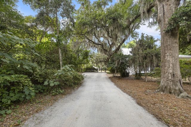 2518 Grace Chapel Road, Wadmalaw Island, SC 29487