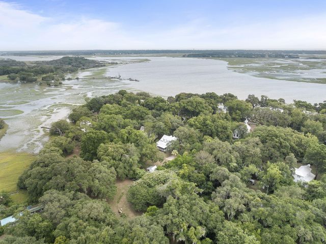 2518 Grace Chapel Road, Wadmalaw Island, SC 29487