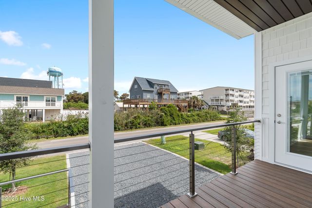 5515 E Pelican Drive, Oak Island, NC 28465