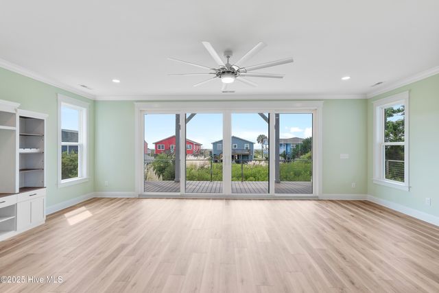 5515 E Pelican Drive, Oak Island, NC 28465