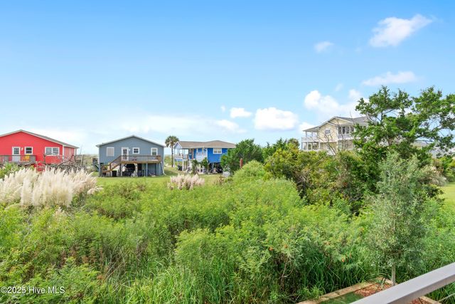 5515 E Pelican Drive, Oak Island, NC 28465