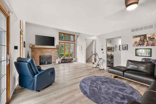 37676 N Laurel Park Drive 70, Livonia City, MI 48152