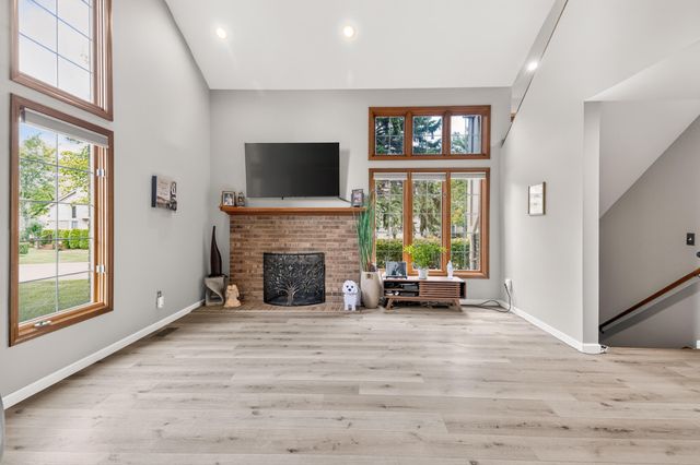 37676 N Laurel Park Drive 70, Livonia City, MI 48152