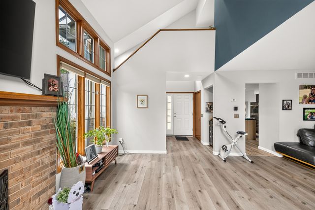 37676 N Laurel Park Drive 70, Livonia City, MI 48152