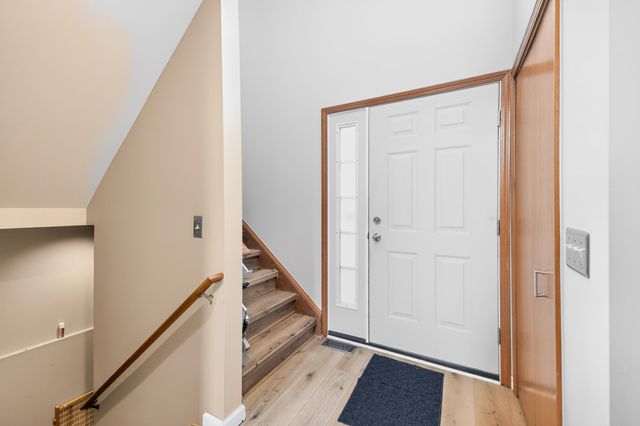37676 N Laurel Park Drive 70, Livonia City, MI 48152