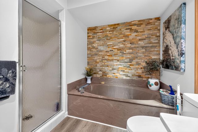 37676 N Laurel Park Drive 70, Livonia City, MI 48152
