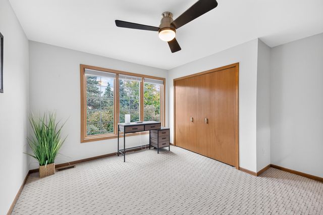 37676 N Laurel Park Drive 70, Livonia City, MI 48152