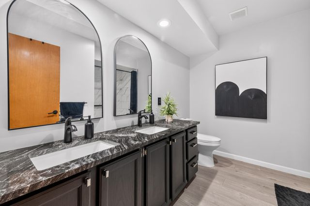 37676 N Laurel Park Drive 70, Livonia City, MI 48152