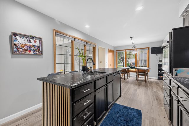 37676 N Laurel Park Drive 70, Livonia City, MI 48152