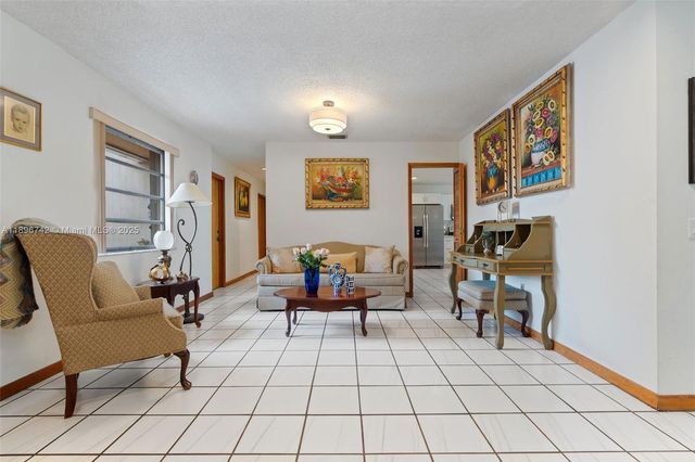 7040 SW 95th Ct, Miami, FL 33173