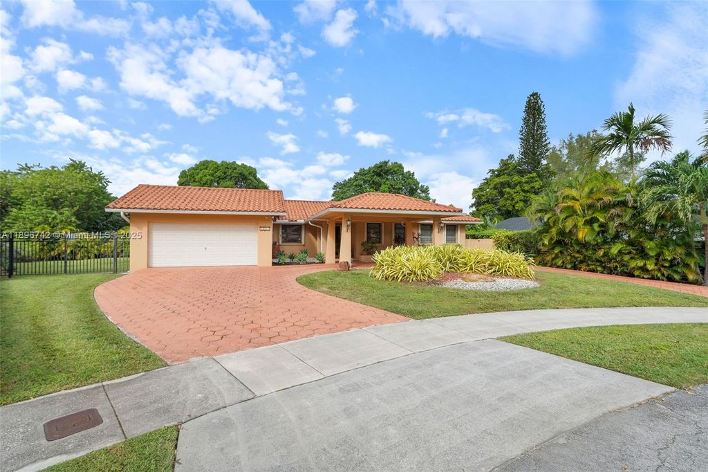 7040 SW 95th Ct, Miami, FL 33173