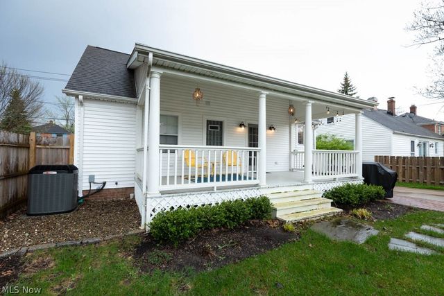 5255 Haverford Drive, Lyndhurst, OH 44124