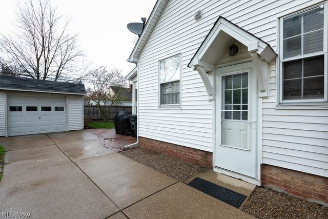 5255 Haverford Drive, Lyndhurst, OH 44124