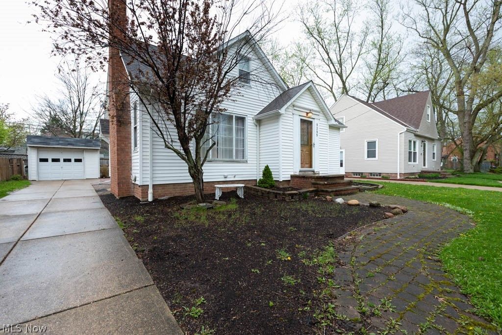 5255 Haverford Drive, Lyndhurst, OH 44124