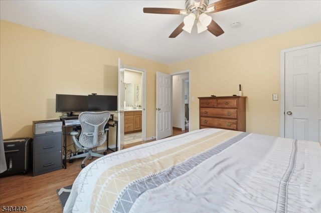 8 Village Ct, Flemington Boro, NJ 08822