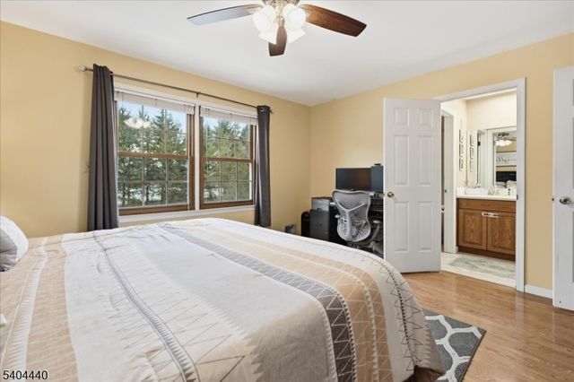 8 Village Ct, Flemington Boro, NJ 08822