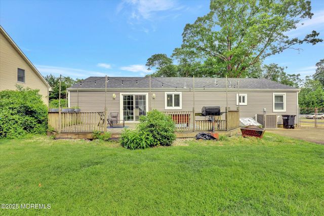 234 Highwood Road, Oakhurst, NJ 07755