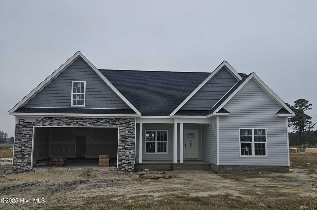 1907 Ridenour Court, Farmville, NC 27828