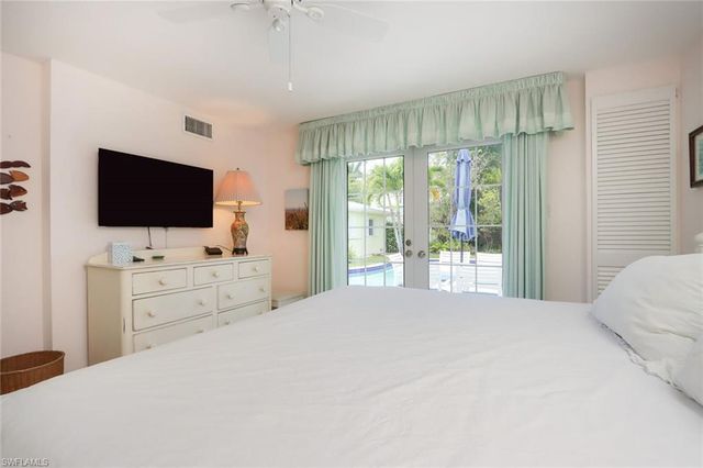 361 1st AVE N, Naples, FL 34102