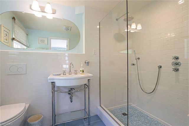 361 1st AVE N, Naples, FL 34102