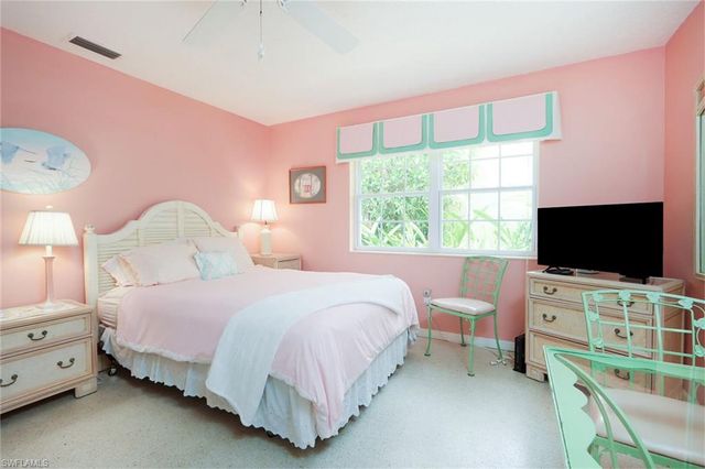 361 1st AVE N, Naples, FL 34102