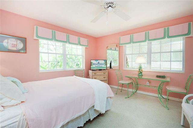 361 1st AVE N, Naples, FL 34102