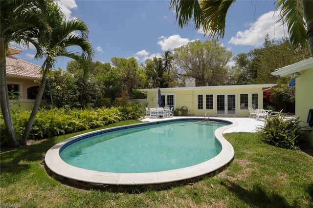 361 1st AVE N, Naples, FL 34102