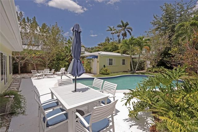 361 1st AVE N, Naples, FL 34102