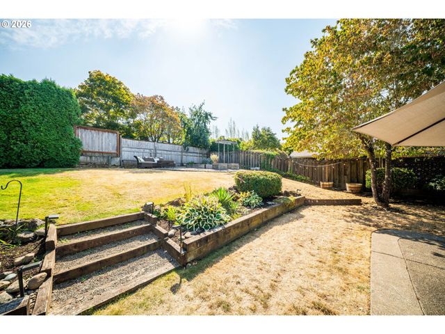 13918 Ne KLICKITAT Ct, Portland, OR 97230