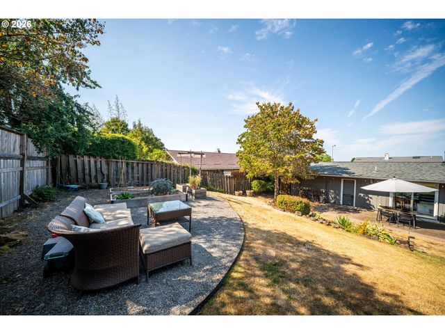 13918 Ne KLICKITAT Ct, Portland, OR 97230