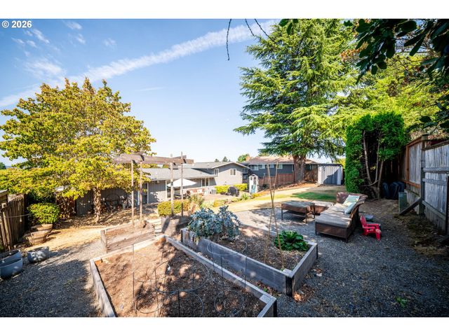 13918 Ne KLICKITAT Ct, Portland, OR 97230