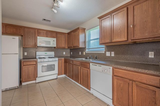 10203 Azalea Village, Houston, TX 77088