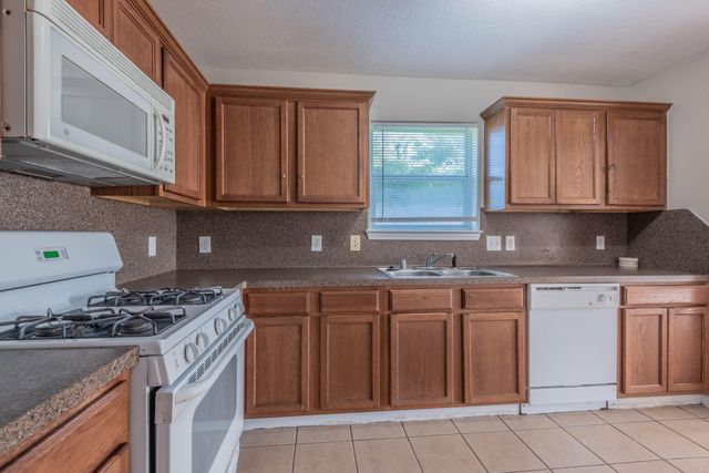 10203 Azalea Village, Houston, TX 77088