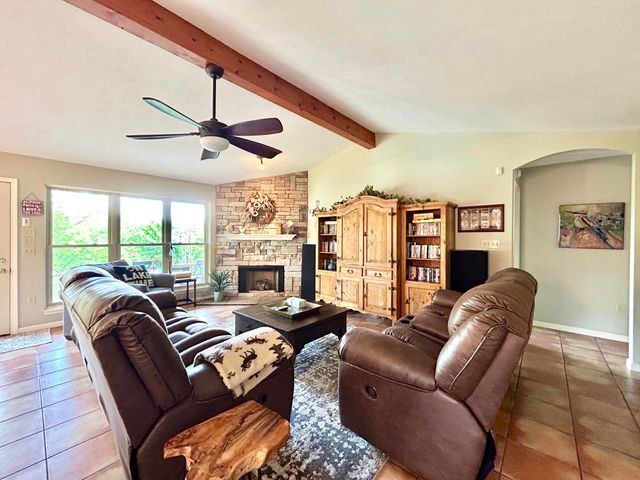 120 Woodson Cove, Bronston, KY 42518
