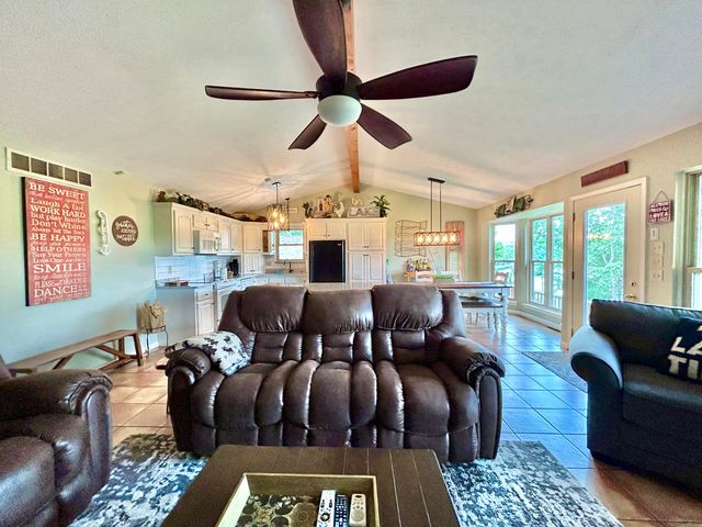 120 Woodson Cove, Bronston, KY 42518