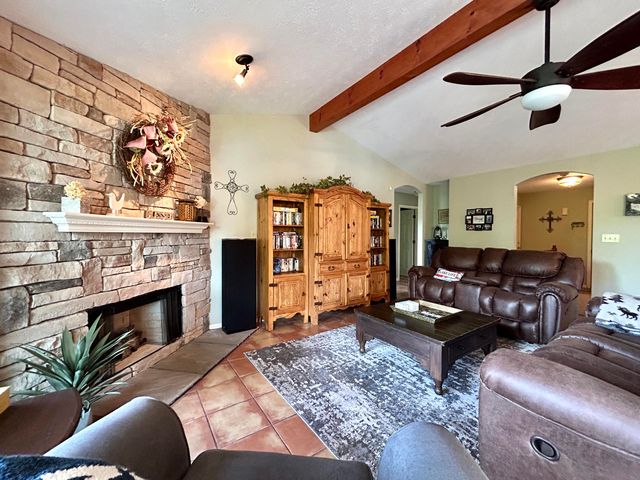 120 Woodson Cove, Bronston, KY 42518