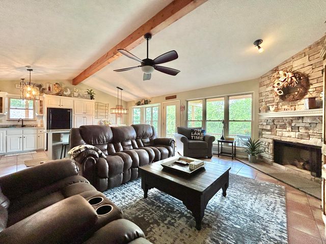 120 Woodson Cove, Bronston, KY 42518
