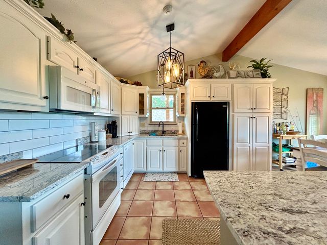 120 Woodson Cove, Bronston, KY 42518