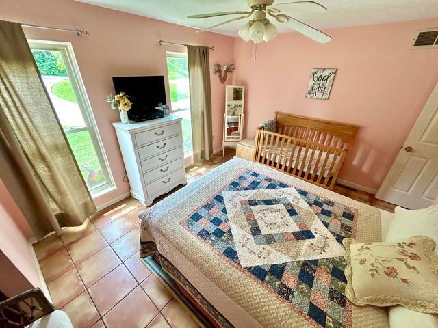 120 Woodson Cove, Bronston, KY 42518