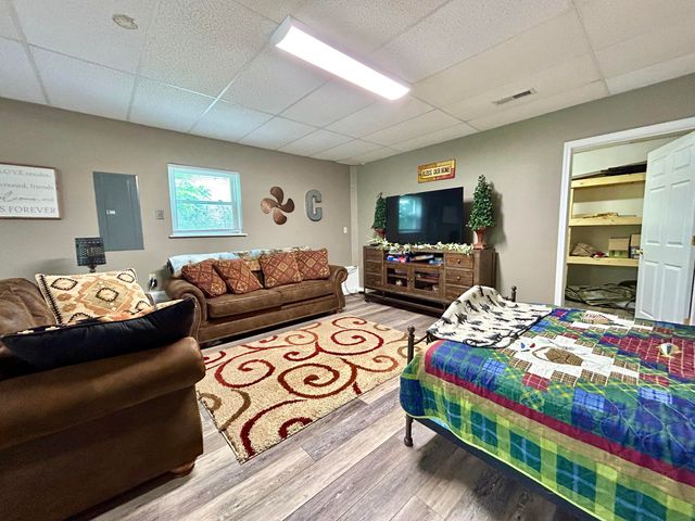 120 Woodson Cove, Bronston, KY 42518