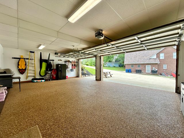 120 Woodson Cove, Bronston, KY 42518