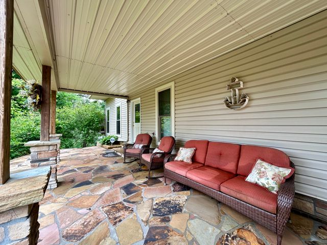 120 Woodson Cove, Bronston, KY 42518