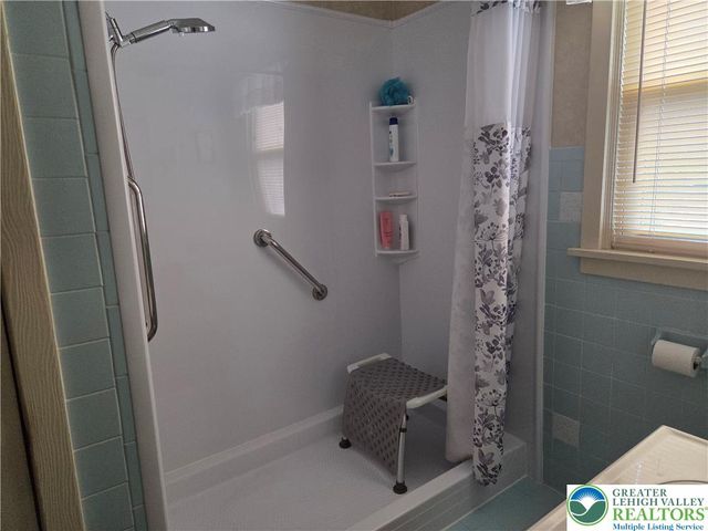 2301 West Walnut Street, Allentown City, PA 18104